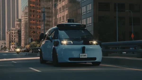 Waymo o'zining maxsus Ojai avtomobillariga Gemini sun'iy intellektini joriy etmoqda maqolasi rasmi
